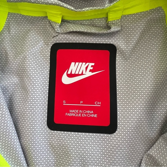 ✔️ EUC✔️ NIKE Sportswear Full Zip Rain Jacket - Picture 8 of 11